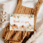Um Pequeno Cartões de agradecimentos De Abóbora<br><div class="desc">Expresse a sua sincera gratidão aos seus entes queridos com o nosso Chá de fraldas de Abóbora de Queda. Obrigado Cartões. Estas cartas encantadoras são a forma perfeita de mostrar apreço pela sua presença e presentes pensativos no seu chá de fraldas inspirado no outono. Com um delicioso tema da abóbora...</div>