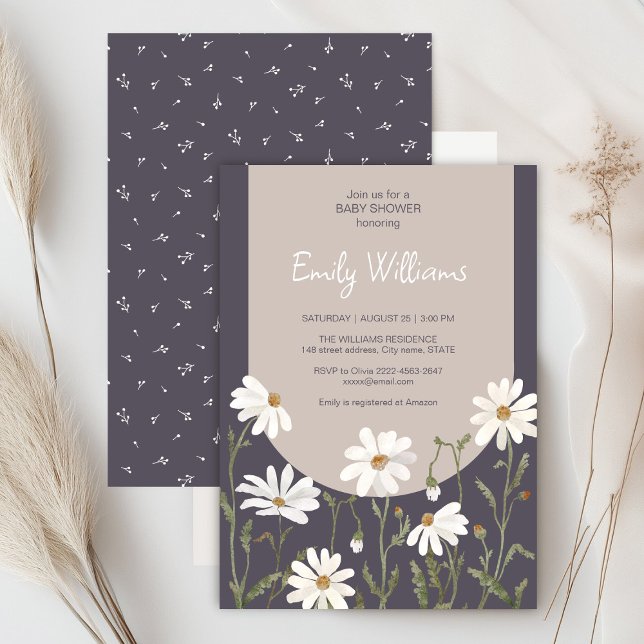 Um pequeno convite para chá de fraldas de margarid (Daisy wildflower watercolor baby in bloom floral shower invitation in purple colors, rustic, boho)