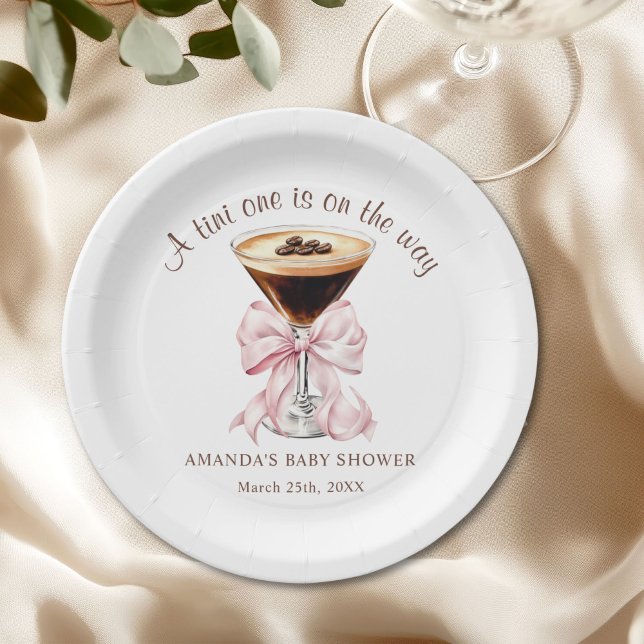 Um Prato de Papel para Chá de Bebê A Tini One com  (A tini One is on the way Pink Baby shower paper plate)