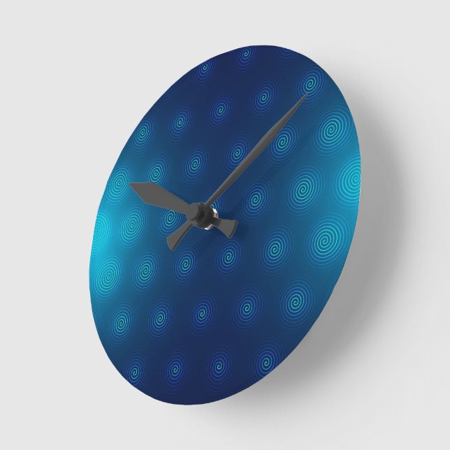 Um relógio de parede com gradiente azul exibindo c (Ângulo)