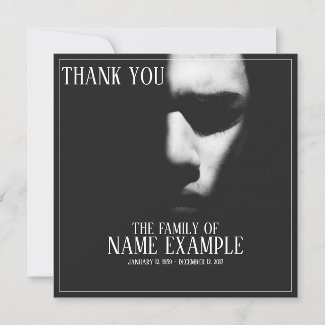 Um rosto dormindo em meia sombra (Frente)