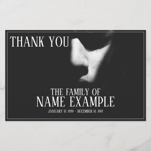 Um rosto dormindo em meia sombra (Frente)