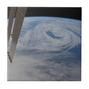 Um Sistema De Baixa Pressão Atlântico De Médio.