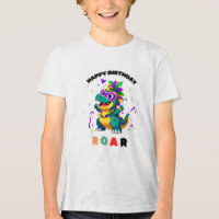 Um T-Shirt com Cartão de Saudação de Aniversário C