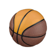 Uma bola de basquete com painéis bronzeados e linh