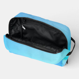 Uma bolsa gradiente com tons de azul desvanecendo