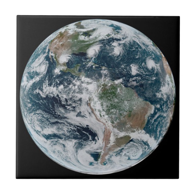 Uma Cadeia De Ciclones Tropicais (Frente)