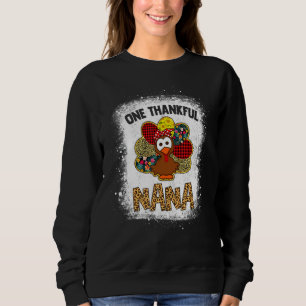 Uma Camisa De Nana, Agradável, Esfrega A Turquia L