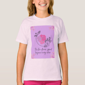 Uma camiseta com belo desenho floral