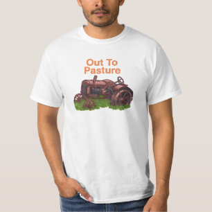 Uma Camiseta de agricultor de trator fora para pas