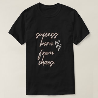 uma camiseta preta