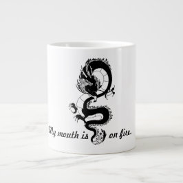 Uma caneca clássica com um dragão