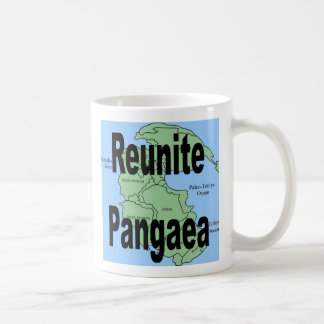 Uma caneca de café engraçada "Reunite Pangaea"