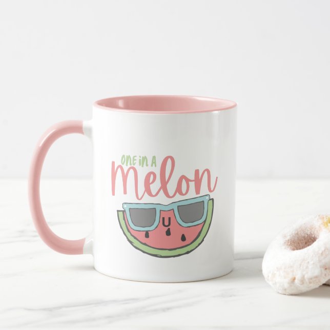 Uma Em Uma Caneca De Melão (Com Donut)