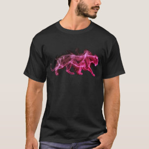 Uma leopardo roxo em uma camiseta preta de manga c
