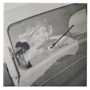 Uma mulher que conduz, c.1930s (fotogravura)