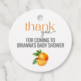 Uma Pequena Cutie Está No Caminho Para A Etiqueta 