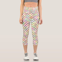 Uma pessoa usa uma legging colorida com padrão geo