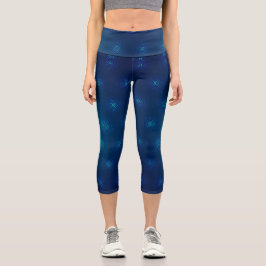 Uma pessoa vestindo um top cropped cinza e legging