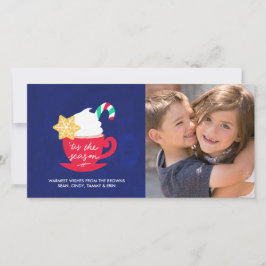 Uma taça do Cartão com fotos da temporada