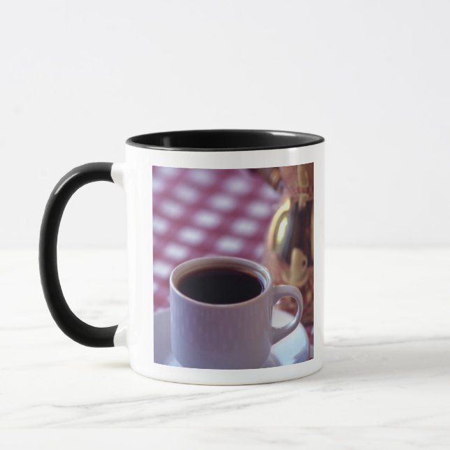 Uma xícara de Café Árabe. Síria. O Oriente Médio (Esquerda)