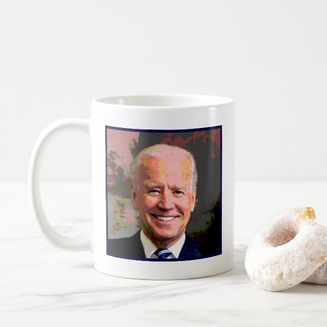 Uma xícara de café Joe com imagem de Joe Biden (Com Donut)