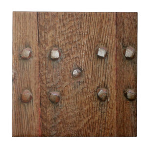 Unhas de madeira velhas da antiguidade da porta