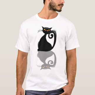 Única camisa preta do gatinho