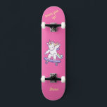 Unicórnio em skate para crianças<br><div class="desc">Unicorn no skate com legendas personalizadas Unicorn Personalizado skate CLIQUE em PERSONALIZAR MODELO OPTION E INSIRA o NAME. você também pode personalizar outras legendas. Legal skate projetado com cores vivas e para o fundo e um unicórnio funky andando de skate. Este skate faz uma ideia de presente de excelente para...</div>