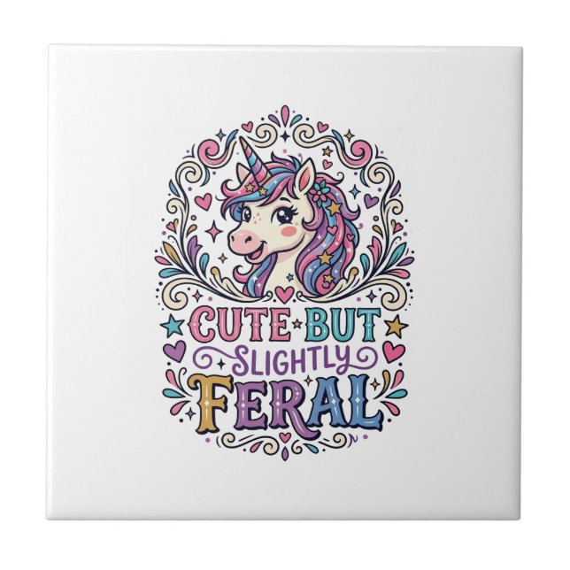 Unicórnio Fofo mas Ligeiramente Feral Fundo Branco (Frente)