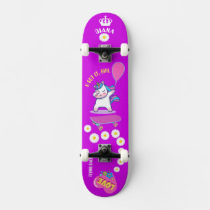 Unicórnio no skate com legendas personalizadas