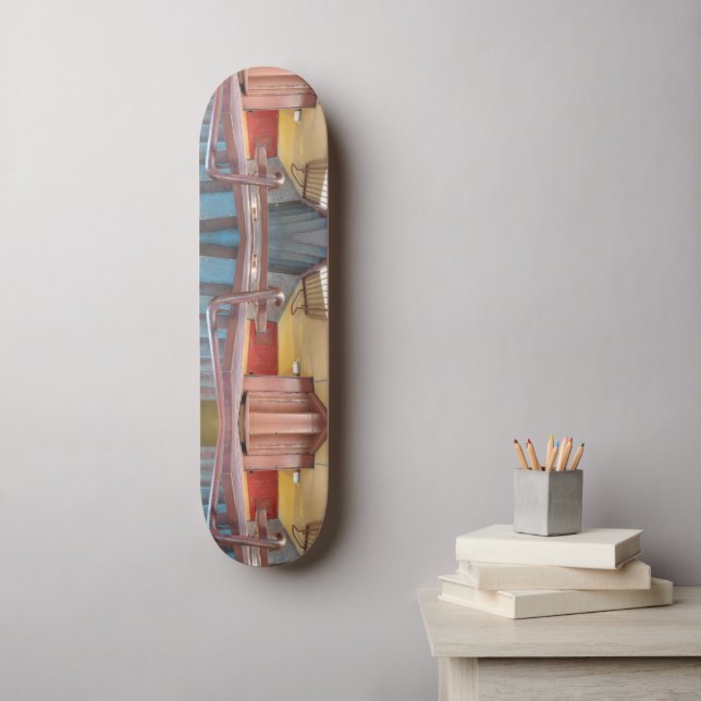 Urban Rustic Cityscape Secret Keeper 2 Skateboard (Arte de parede)