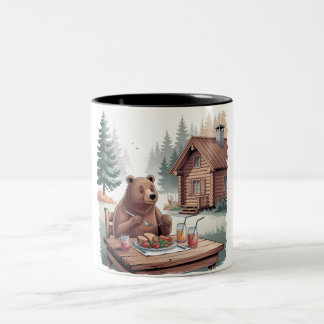 Urso acampado e comendo caneca