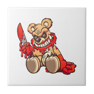 urso de pelúcia mau coberto de sangue e segurando 