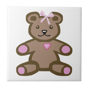 Urso de ursinho cor-de-rosa com coração do amor
