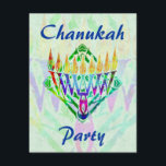 V convites de festas de Menorah Chanukah<br><div class="desc">O menorah pintado colorido com verde abstrato modelou o fundo. Design de Chanukah. Convites feitos sob encomenda - apenas adicione sua própria informação nos espaços fornecidos.</div>