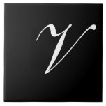 V Monograma Branco inicial em preto<br><div class="desc">Letra branca clássica monograma em fundo preto,  V.</div>