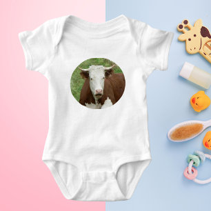 Vaca na Camisa do Bebê da Grama Cameo