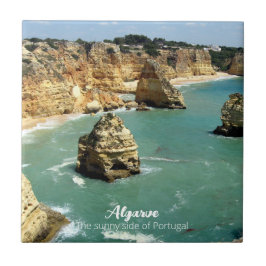 Vagas de praia em Algarve em Portugal