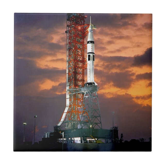 Veículo de Lançamento da NASA Apollo Soyuz ao Nasc (Frente)