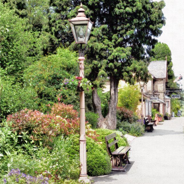VELHA ESTAÇÃO DE COMBOIO REINO UNIDO (The pretty and quaint Hampton Loade train station of the Severn Valley railway. )