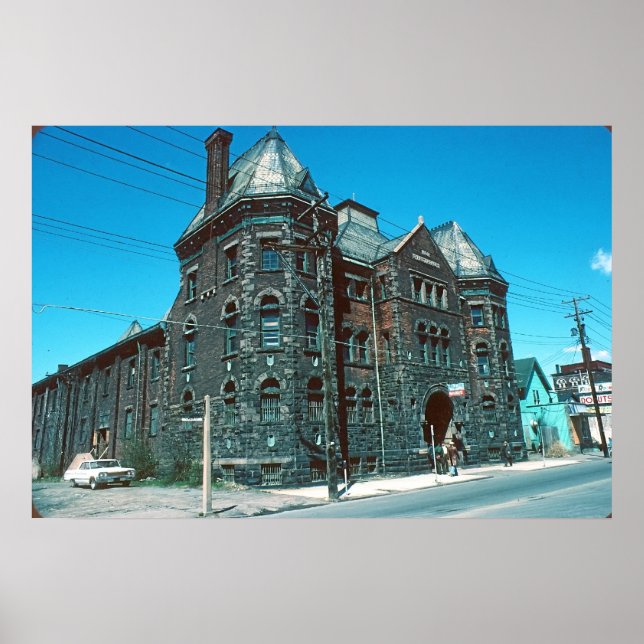 Velho Armário Wilkes-Barre Pa. Pôster (Frente)