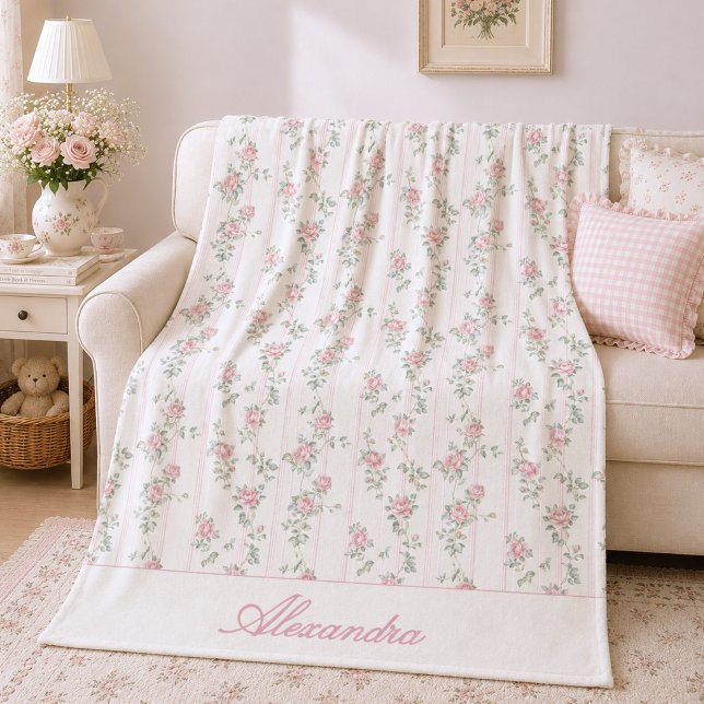 Velo Cobertor de Fleece de Rosa Floral Rosa Personaliza (grandmillennial shabby chic coquette floral blush pink rose fleece blanket with custom monogram name)
