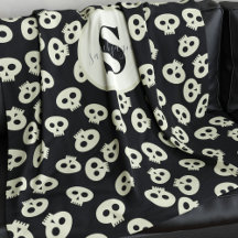 Cobertor de Fleece Preto com Monograma e Padrão de