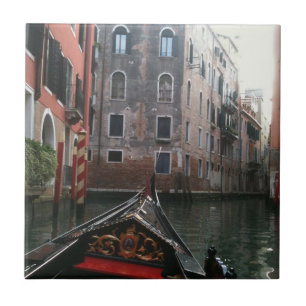 Veneza através da gôndola