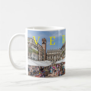 Verona Piazza Erbe vê caneca de café