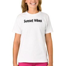 Vibes da Praia ao Pôr do Sol – Camiseta Minimalist