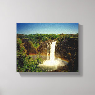 victoria cai na canvas arco-íris