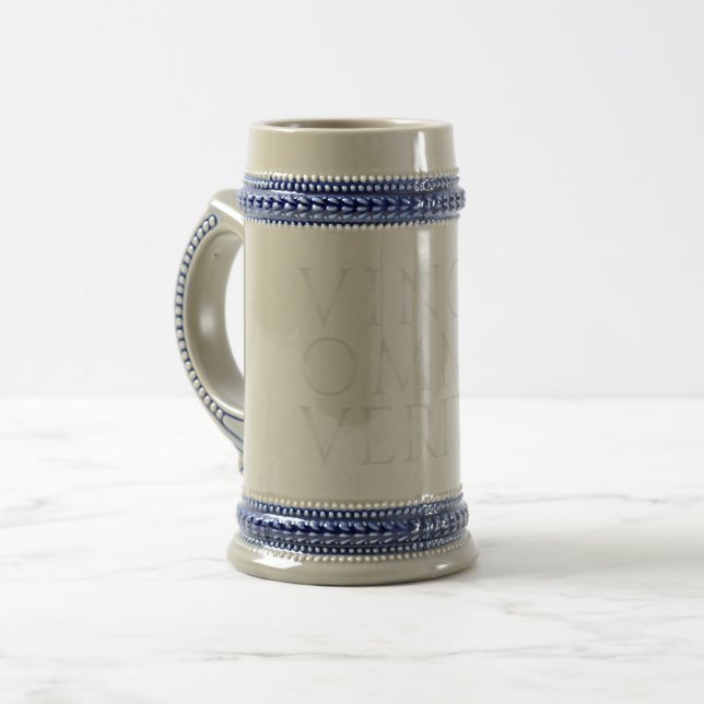 VINCIT OMNIA VERITAS - Caneca de Cerveja Leve (Frente Esquerda)