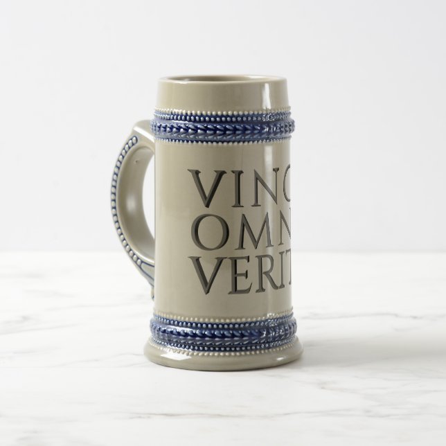 VINCIT OMNIA VERITAS - Caneca de Cerveja Leve (Frente Esquerda)